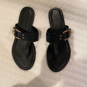 TORY BURCH Marsden flat leather thong sandal - Black - Size 7.5